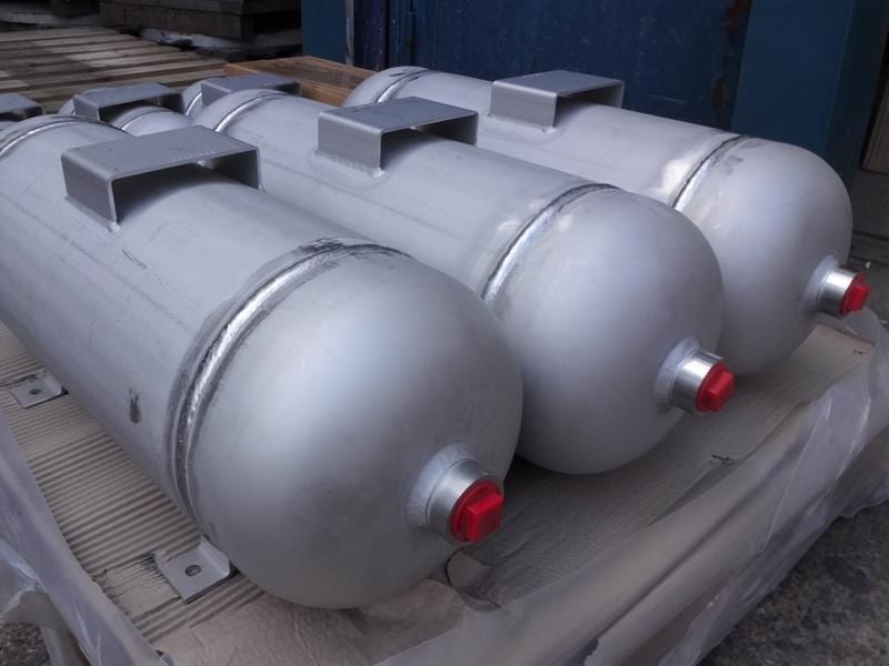 20-litre-air-receiver-bespoke-npt-bspp-pickle-oil-and-gas-specification