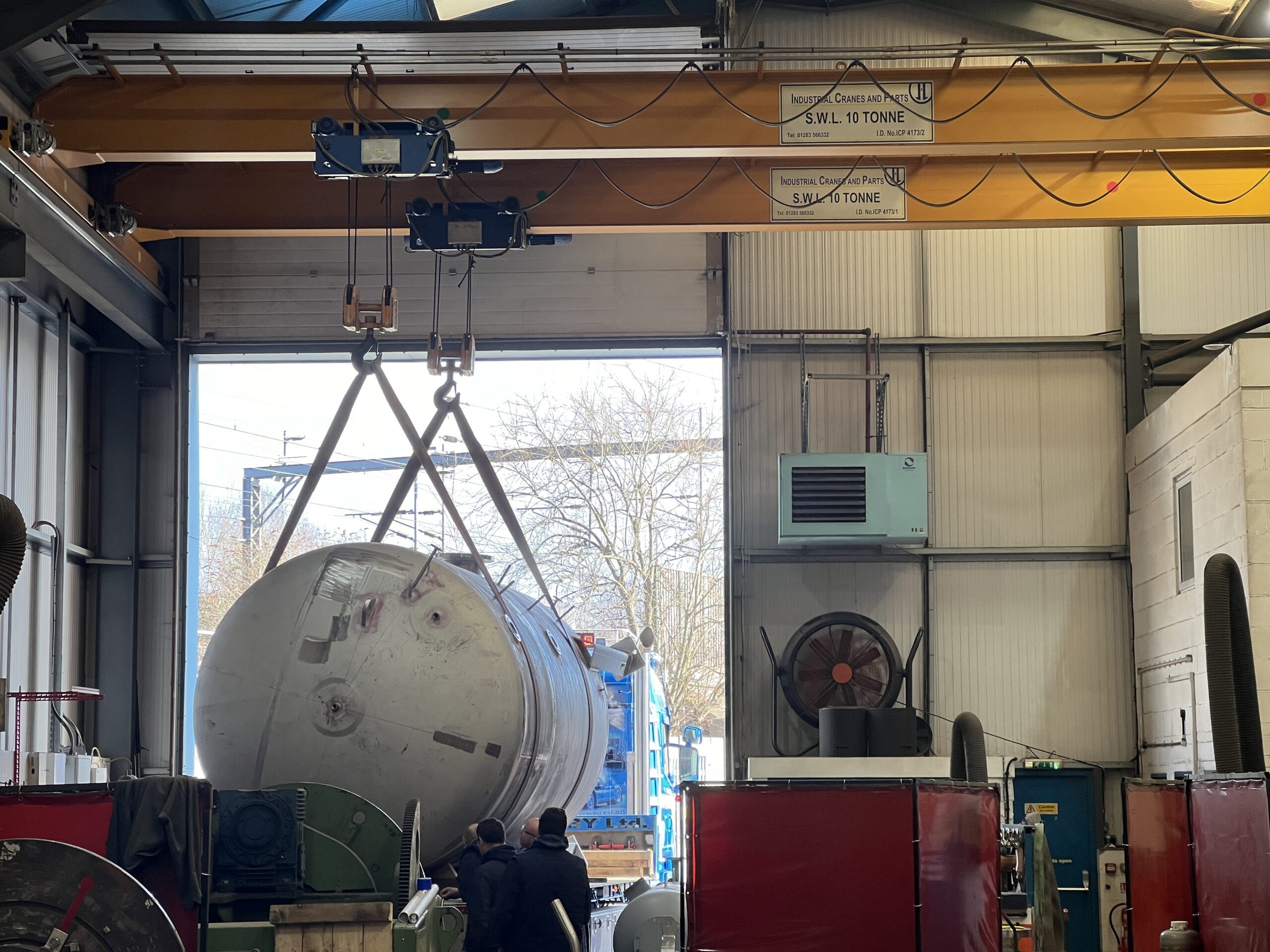 A 20,000 Litre Pressure Vessel for the UK water industry Stainless steel 316/L